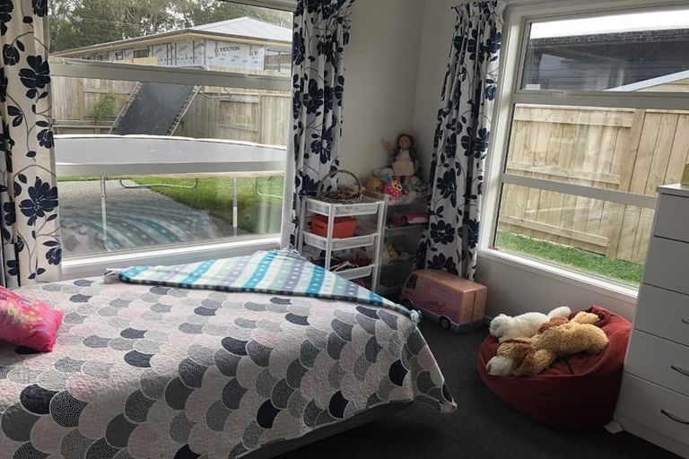 Photo of property in 15 Coutts Way, Fitzherbert, Palmerston North, 4410