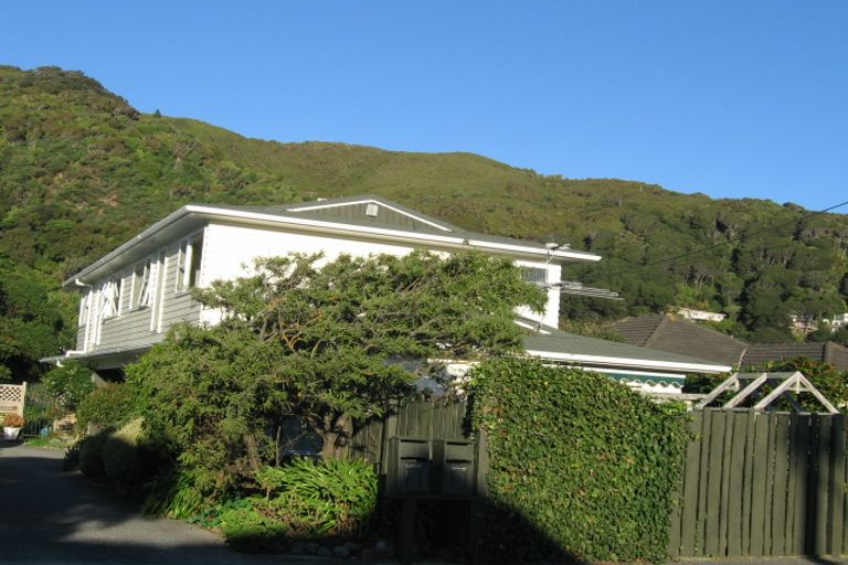 Photo of property in 11 Pukatea Street, Eastbourne, Lower Hutt, 5013
