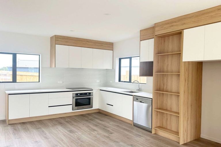 Photo of property in 46b Crestview Rise, Papakura, 2110