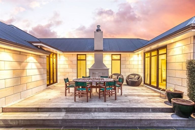 Photo of property in 11 Penhelig Place, Burnside, Christchurch, 8053