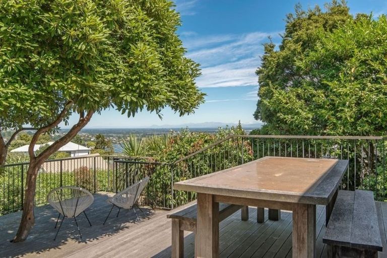 Photo of property in 96 Dyers Pass Road, Cashmere, Christchurch, 8022