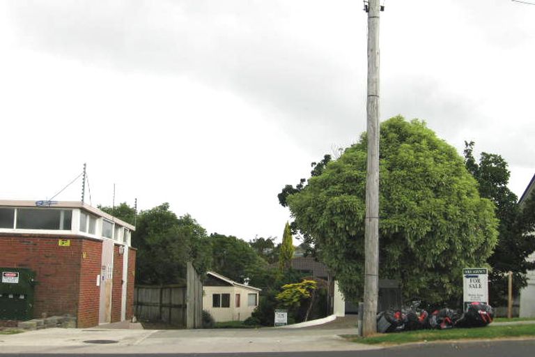 Photo of property in 3/2 East Coast Road, Milford, Auckland, 0620