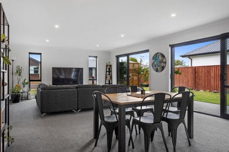 Photo of property in 16 Tara Crescent, Woodend, 7610