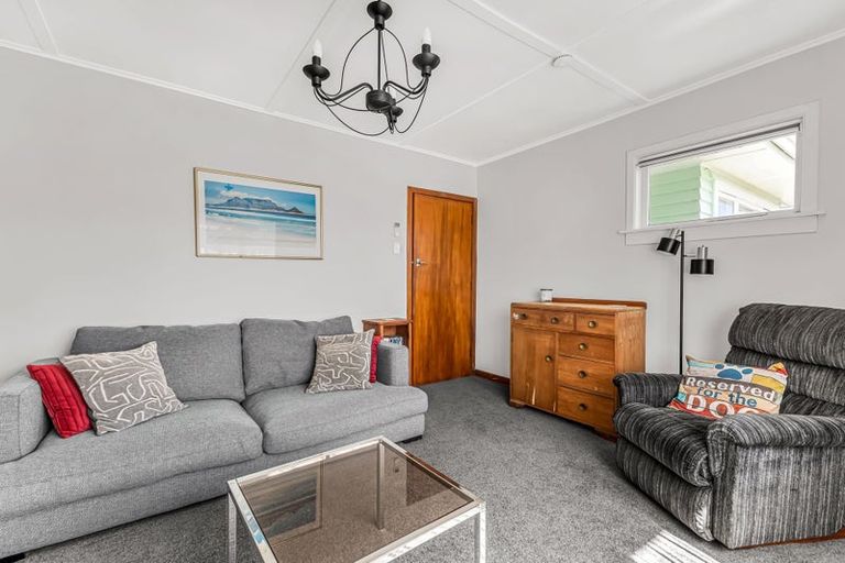 Photo of property in 9 Parris Street, Moturoa, New Plymouth, 4310
