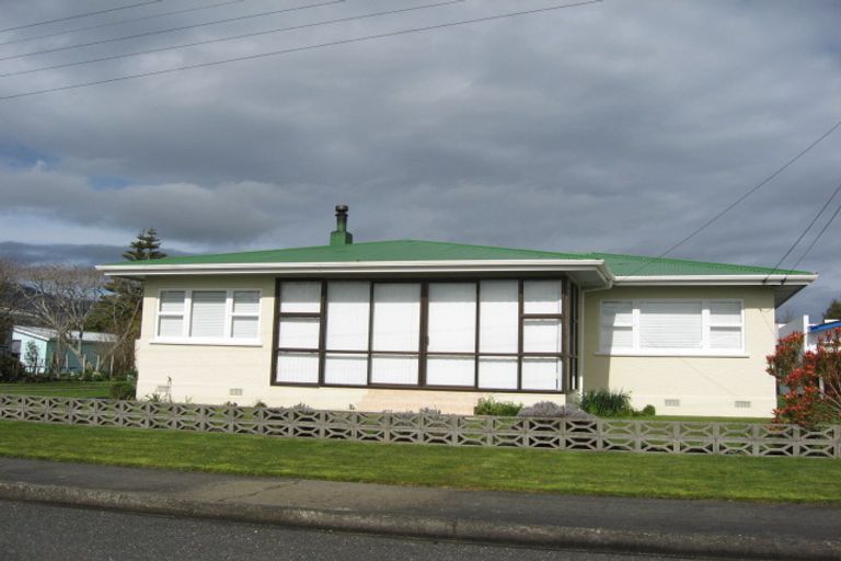 Photo of property in 4 Lake Crescent, Takaka, 7110