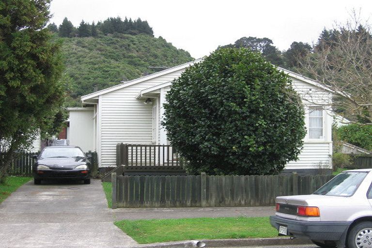 Photo of property in 37 Compton Crescent, Taita, Lower Hutt, 5011