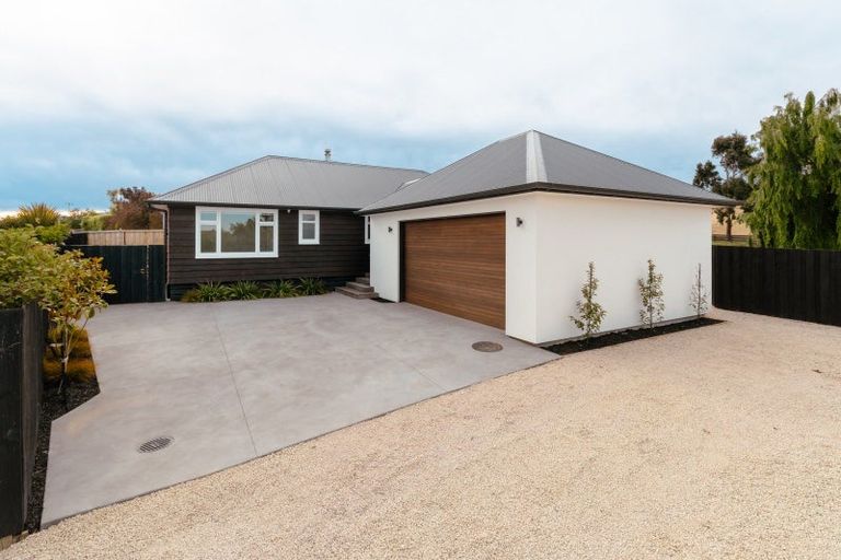 Photo of property in 61/4c Osborne Road, Amberley, 7410