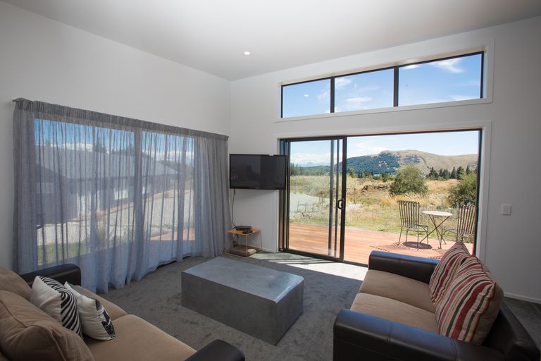 Photo of property in 20 Mistake Drive, Lake Tekapo, 7999