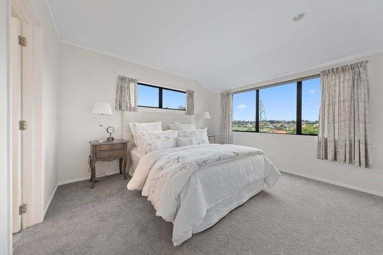 Photo of property in 1/54 Simmental Crescent, Somerville, Auckland, 2014