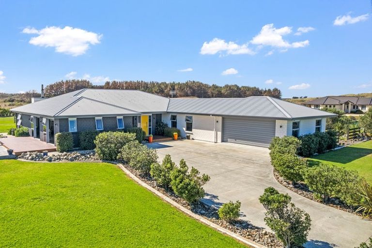 Photo of property in 3 Carex Grove, Foxton Beach, Foxton, 4815