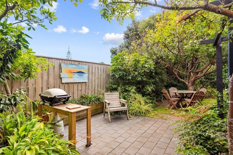 Photo of property in 11 Waimea Road, Waikanae Beach, Waikanae, 5036