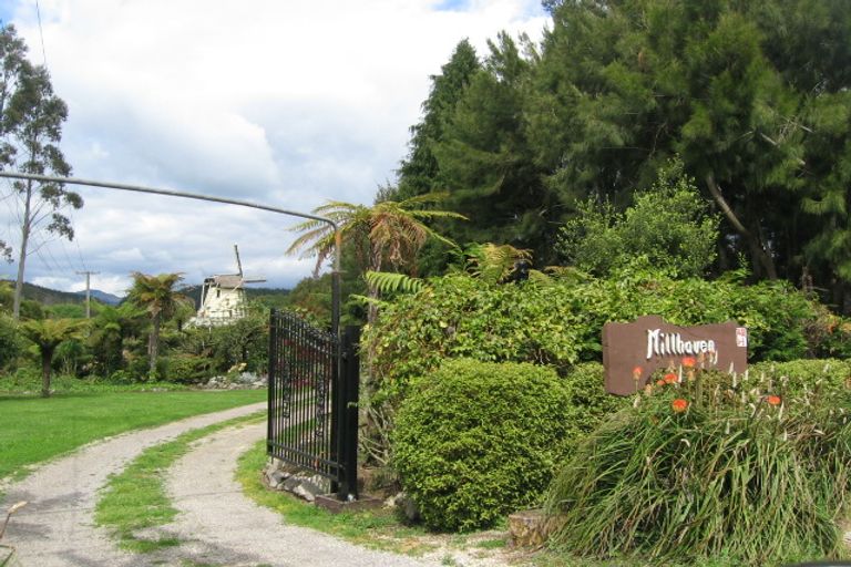 Photo of property in 1468a Hamurana Road, Mourea, Rotorua, 3074
