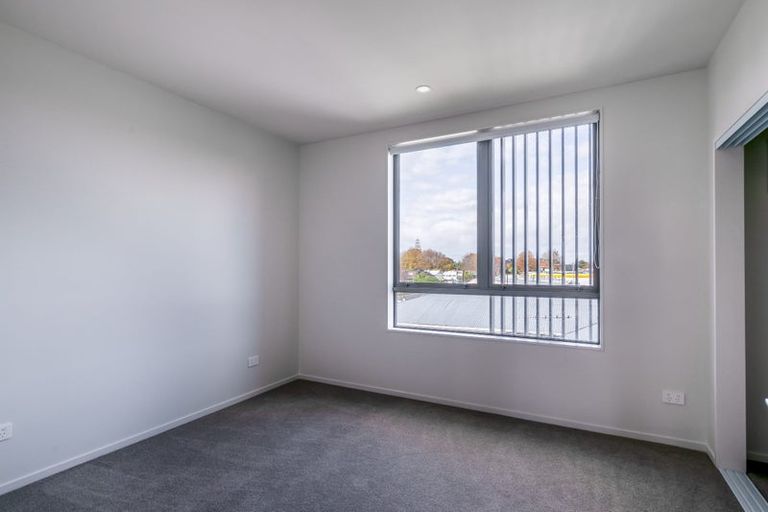 Photo of property in 4/2 Moor Avenue, Te Atatu Peninsula, Auckland, 0610