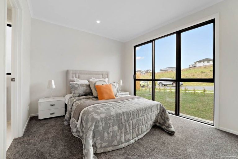 Photo of property in 27 Takurua Terrace, Orewa, 0931
