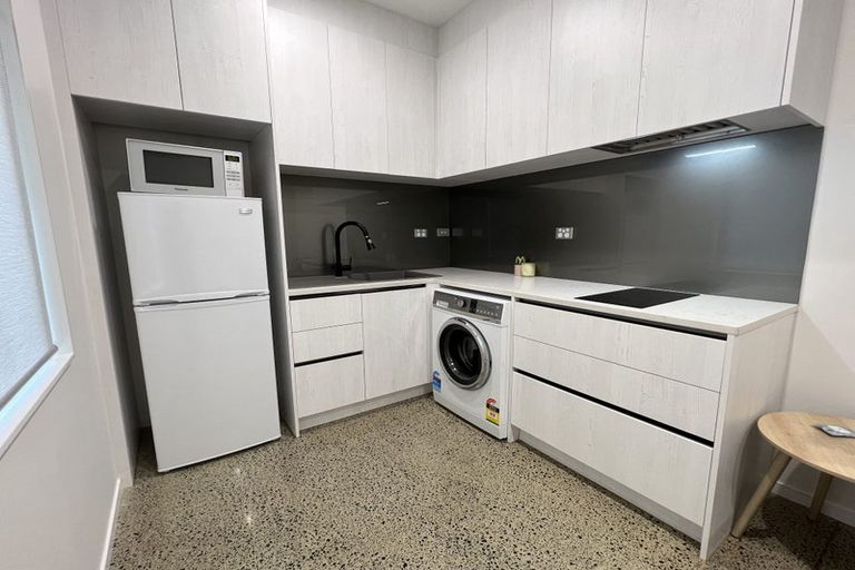 Photo of property in 8 Arataki Way, Glen Eden, Auckland, 0602