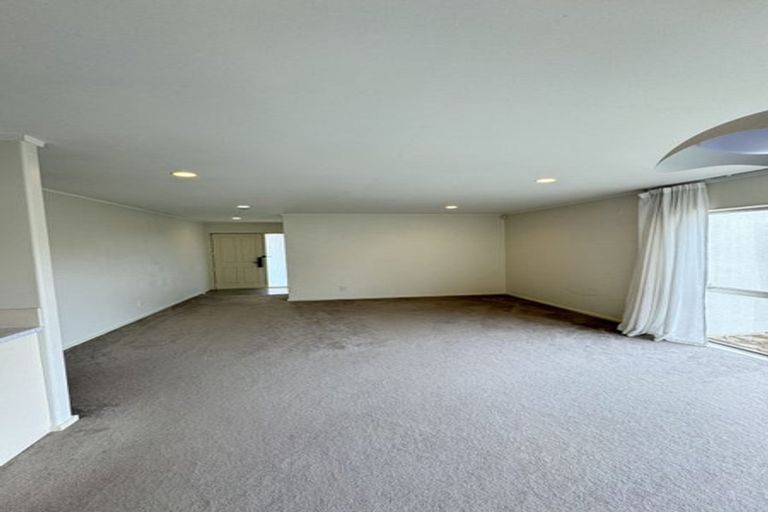 Photo of property in 1/5 Dana Place, Somerville, Auckland, 2014