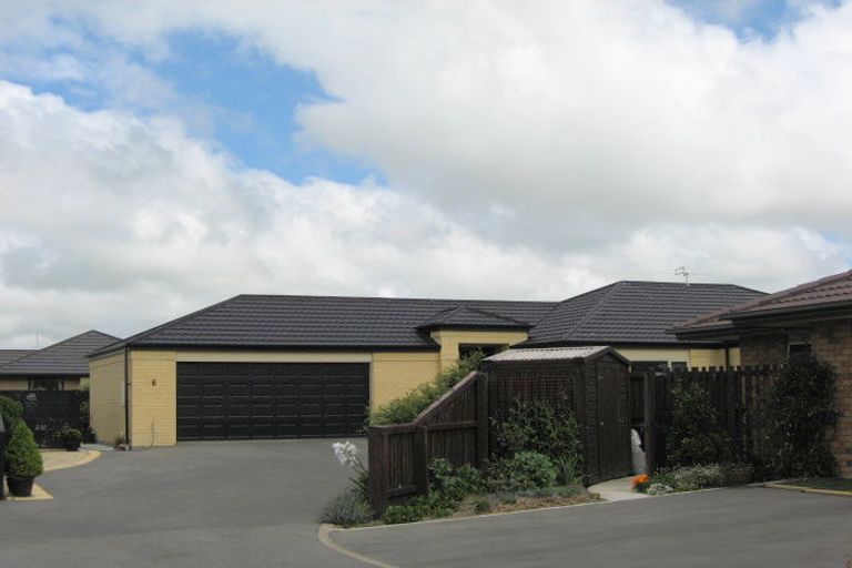 Photo of property in 6 Calvandra Grove, Rangiora, 7400