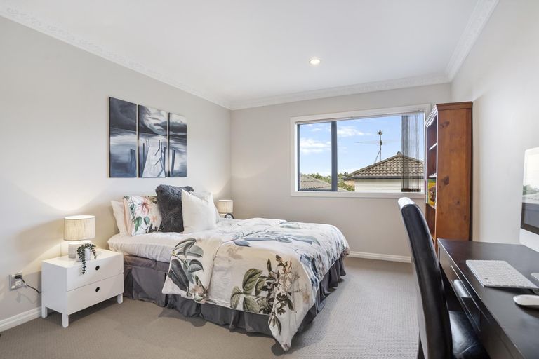 Photo of property in 12 Beatrice Place, Flat Bush, Auckland, 2016
