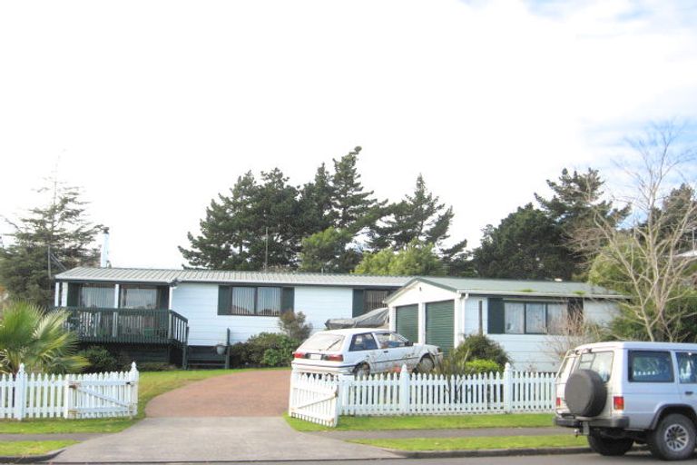 Photo of property in 165 Carnoustie Drive, Wattle Downs, Auckland, 2103