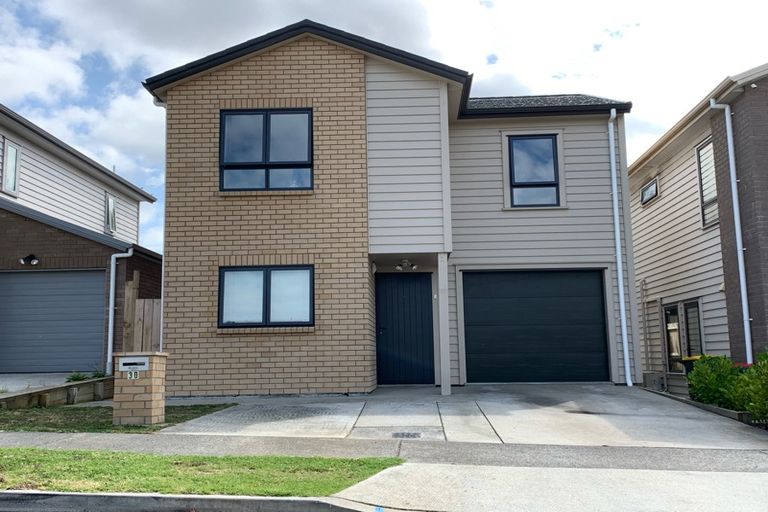 Photo of property in 30 Tutuwhatu Crescent, Weymouth, Auckland, 2103