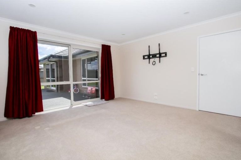 Photo of property in 14 Teatree Close, Huntington, Hamilton, 3210