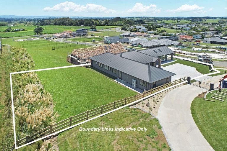 Photo of property in 6 Kerr Crescent, Patumahoe, 2679