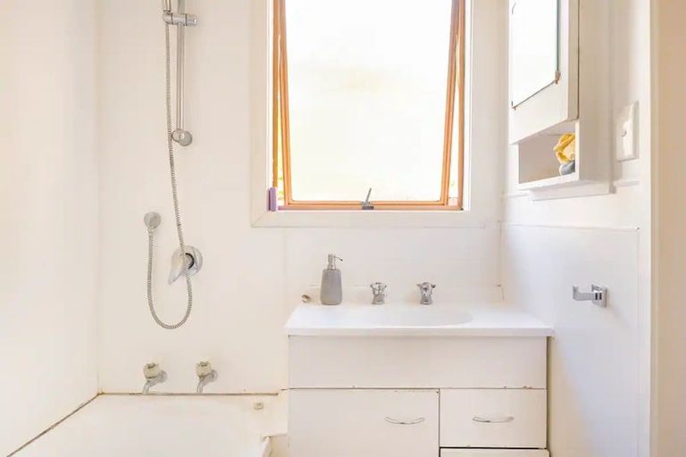 Photo of property in 53 Spinella Drive, Bayview, Auckland, 0629