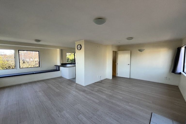 Photo of property in 2/10 Belmont Terrace, Milford, Auckland, 0620