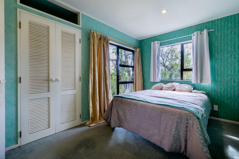 Photo of property in 26 Yeovil Road, Te Atatu Peninsula, Auckland, 0610