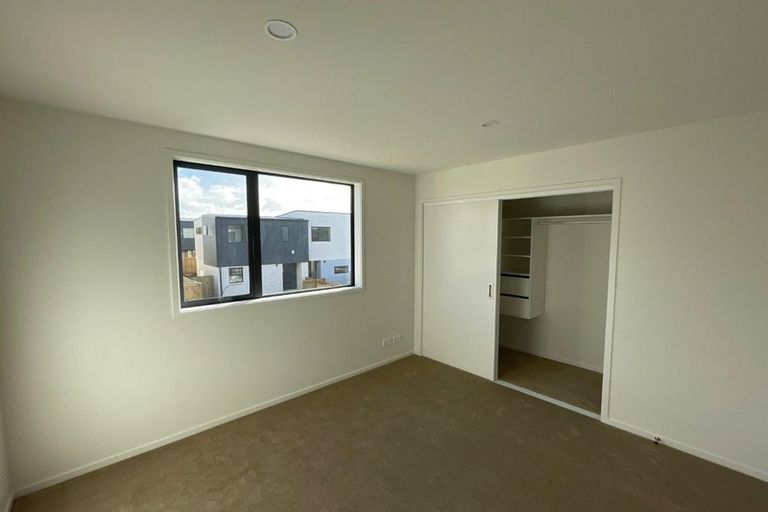 Photo of property in 40 Clay Works Lane, New Lynn, 0600