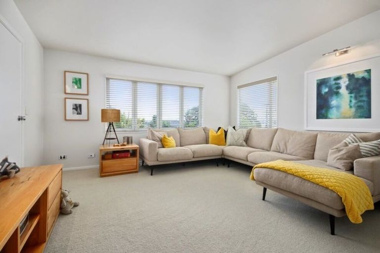 Photo of property in 1/68 Norwood Road, Bayswater, Auckland, 0622