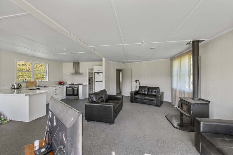 Photo of property in 2560 Rawhitiroa Road, Matemateaonga, Eltham, 4399