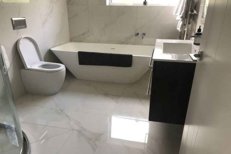 Photo of property in 32 Ngahere Views, Orewa, 0931