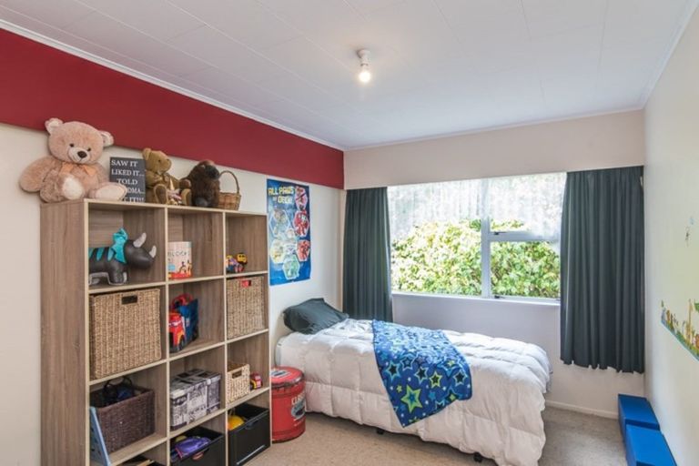 Photo of property in 40 Kaitawa Crescent, Paraparaumu, 5032