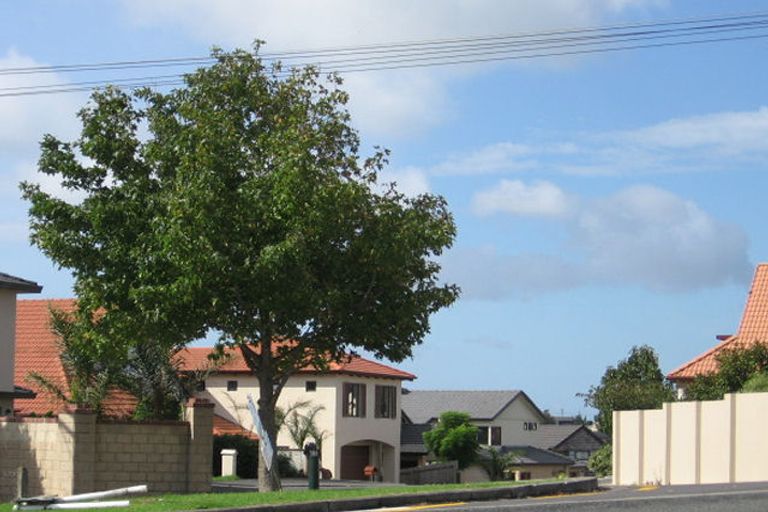 Photo of property in 157f Hobsonville Road, West Harbour, Auckland, 0618