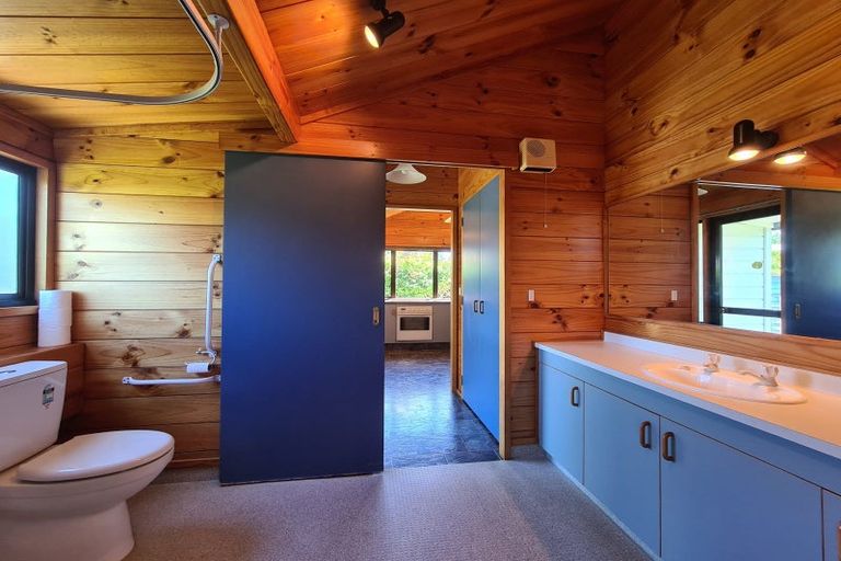 Photo of property in 7 Courthouse Lane, Coromandel, 3506