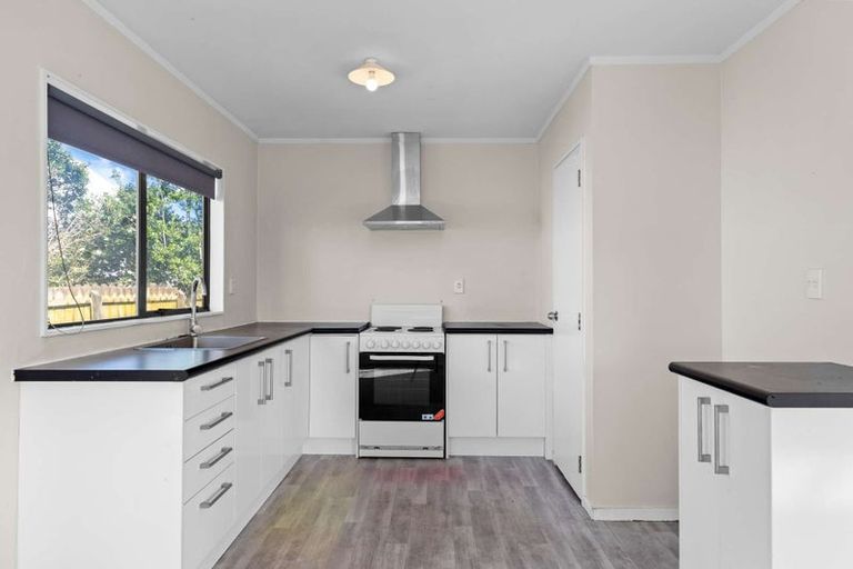 Photo of property in 28 Barneys Farm Road, Clendon Park, Auckland, 2103