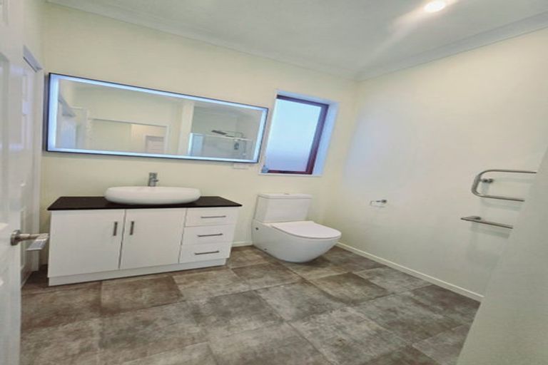 Photo of property in 3/48 Pooks Road, Ranui, Auckland, 0612