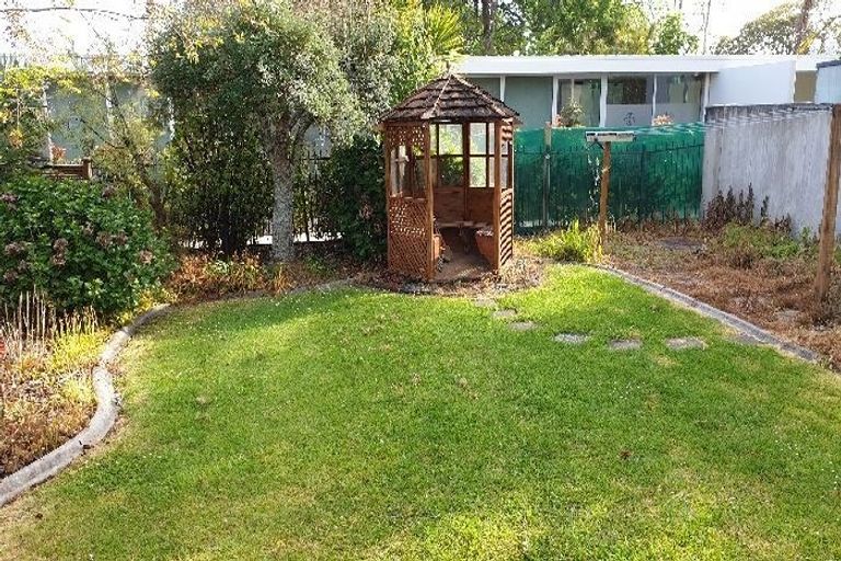 Photo of property in 23 Oak Manor Drive, Albany, Auckland, 0632
