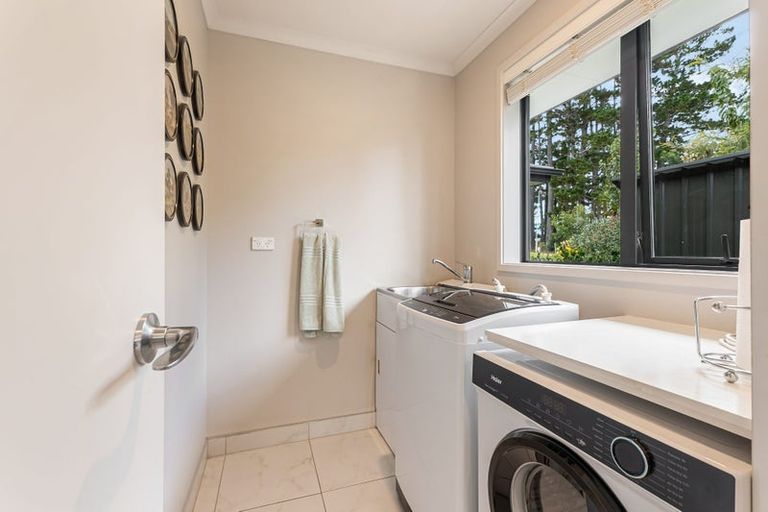 Photo of property in 24 Hooton Drive, Kumeu, 0810