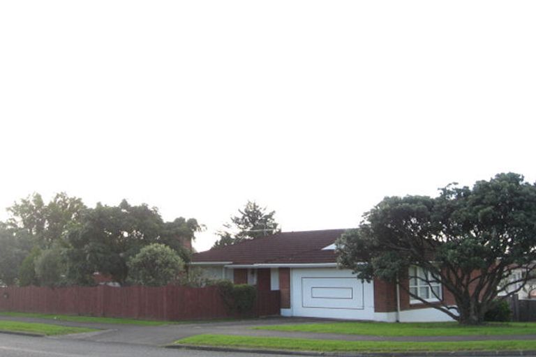 Photo of property in 70 Reeves Road, Pakuranga Heights, Auckland, 2010