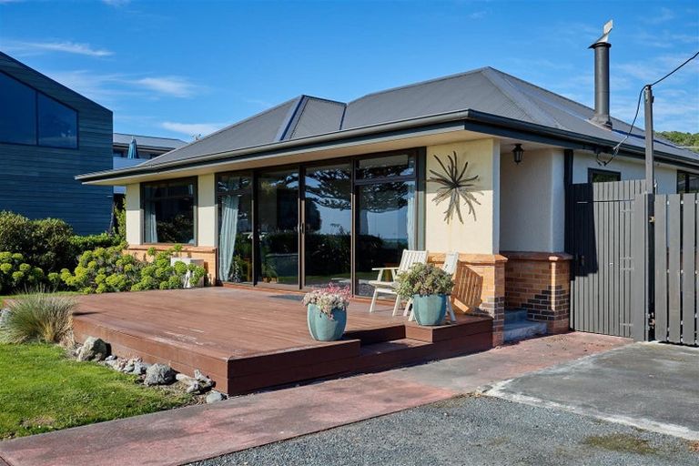 Photo of property in 136 Esplanade, Kaikoura, 7300