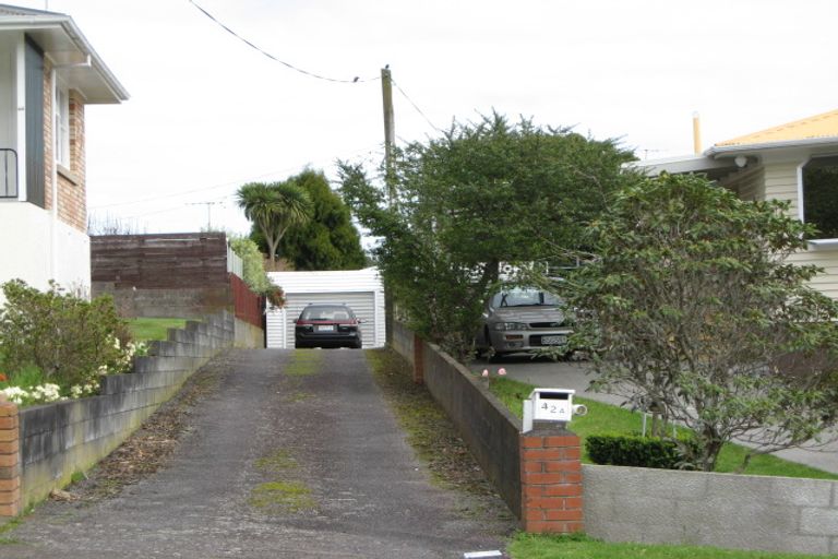 Photo of property in 42 Calvert Road, Lynmouth, New Plymouth, 4310