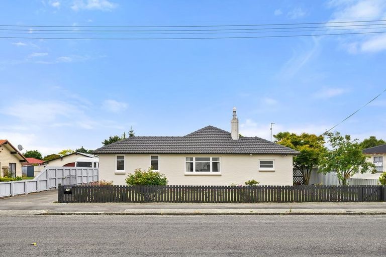 Photo of property in 72 Mcmurdo Street, Tinwald, Ashburton, 7700