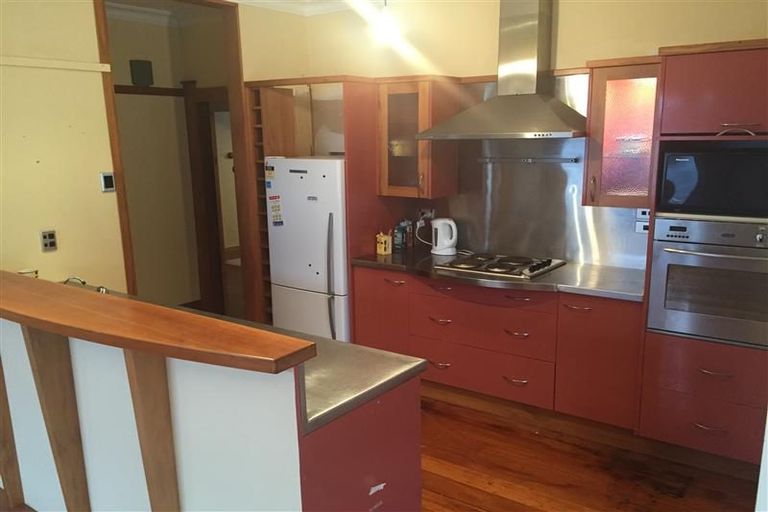 Photo of property in 16 Burrows Avenue, Karori, Wellington, 6012