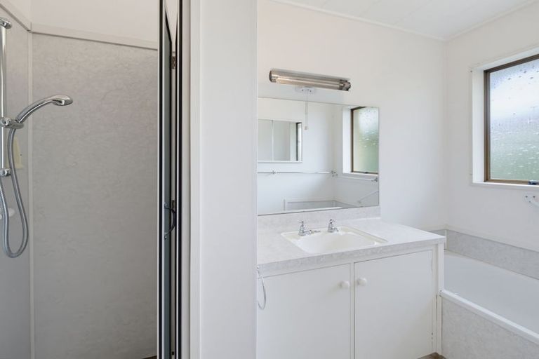 Photo of property in 2/508 Saint Aubyn, Hastings, 4122