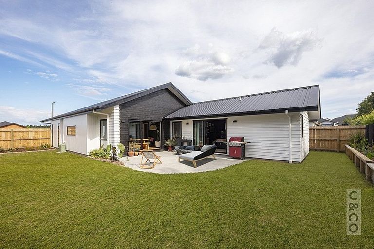 Photo of property in 83 Vinistra Road, Kumeu, 0810
