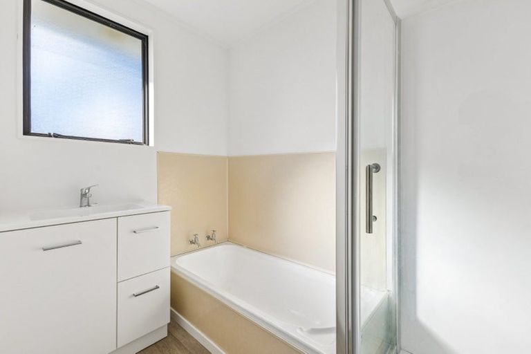 Photo of property in 1/49 Redcrest Avenue, Red Hill, Papakura, 2110