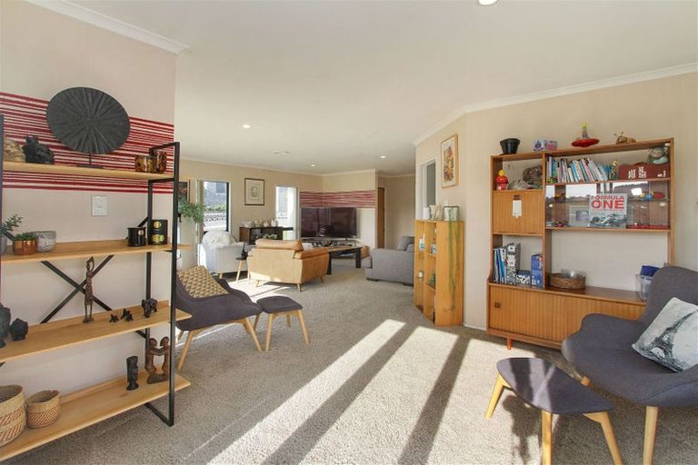 Photo of property in 50 Ridgeway Road, Pukekohe, 2120