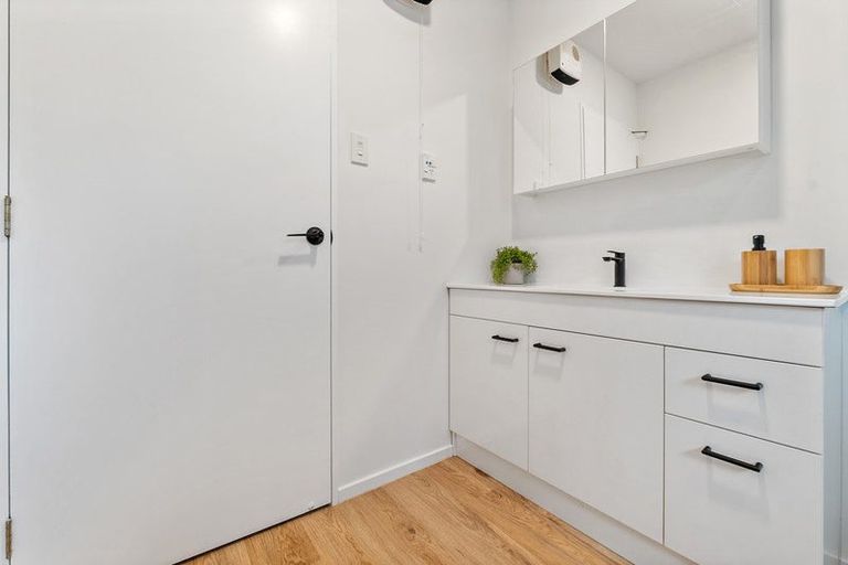 Photo of property in 12b Mary Street, Papanui, Christchurch, 8053